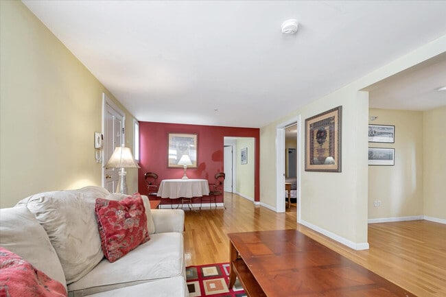 Building Photo - 2070 Pacific Ave