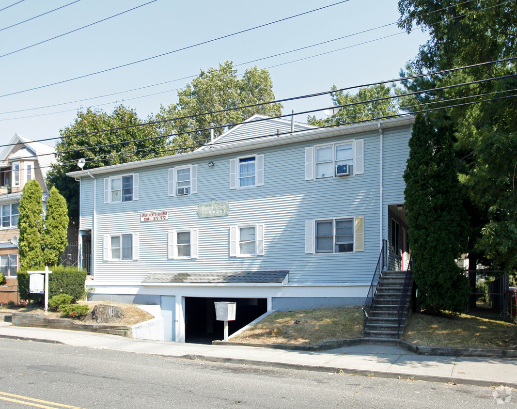 Primary Photo - Howard Ave Commons