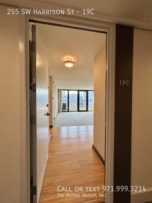 Foto del edificio - 255 SW Harrison St