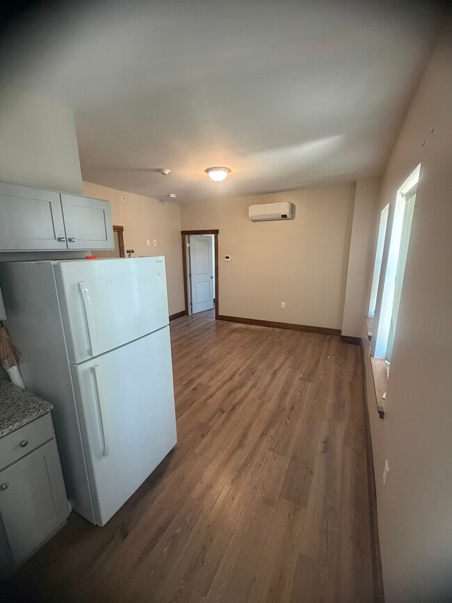Foto del edificio - 219 Whitman St