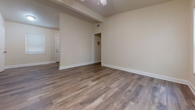 Foto del edificio - 1694 Sharkey St