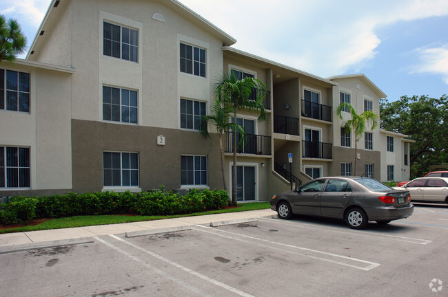 Exterior Photo - Bay Winds Apartments