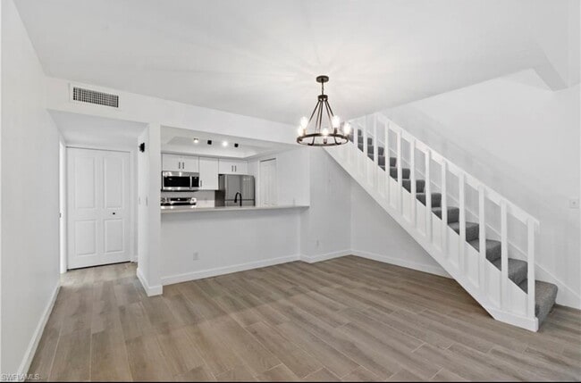 Foto del edificio - 6213 Timberwood Cir