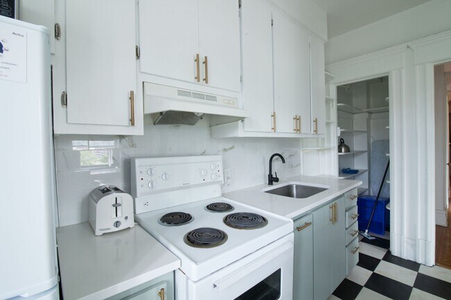 Photo du bâtiment - 1245 Rue St Marc