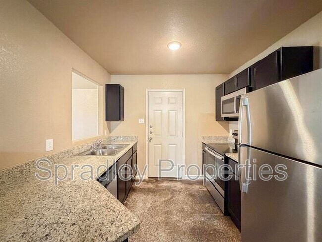 Foto del edificio - 1526 Brazos Rd