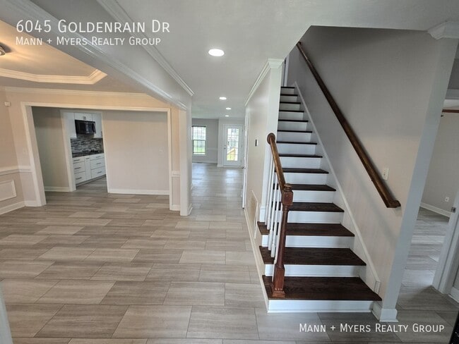 Foto del edificio - 6045 Goldenrain Dr