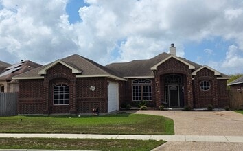 Building Photo - 2621 Bruin Dr