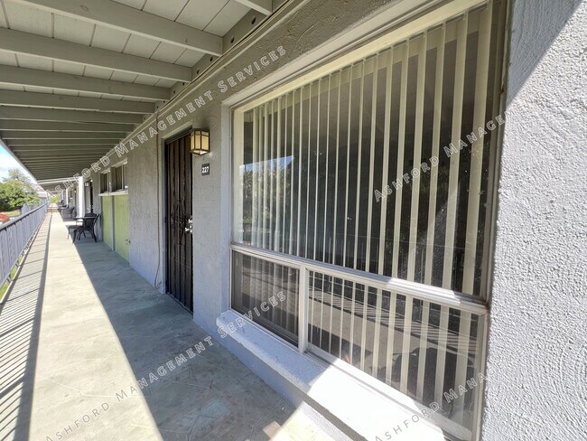 Building Photo - ONE BEDROOM UPSTAIRS CONDO WITH UTILITIES INCLUDED NEAR PIESTEWA PEAK