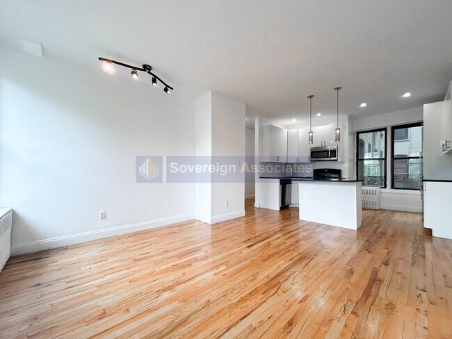 Building Photo - 2010 Seventh Avenue