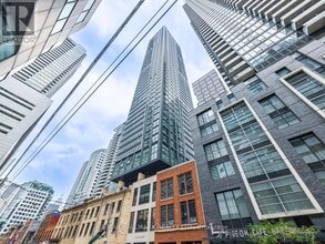 Building Photo - 327 King St W
