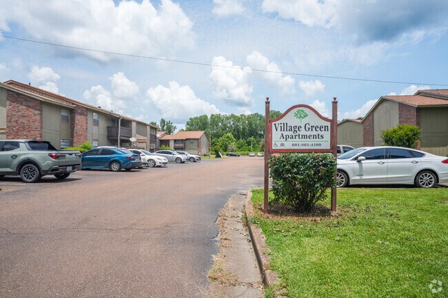 Entrada - Village Green Apartments