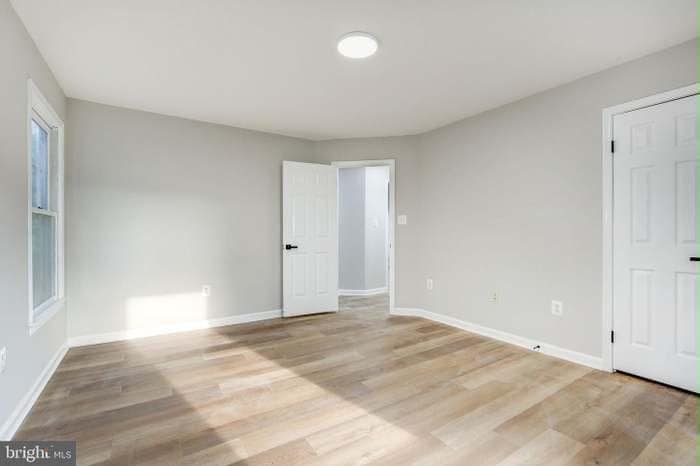 Building Photo - 3520 Golden Hill Dr
