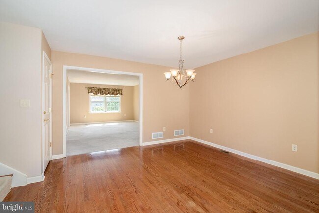 Foto del edificio - 5150 Mendenhall Dr.