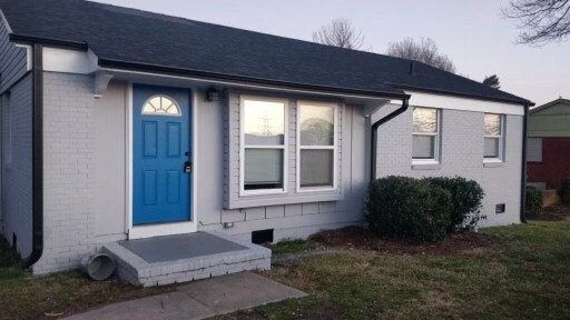 Foto principal - 912 Shannon Bradley Rd