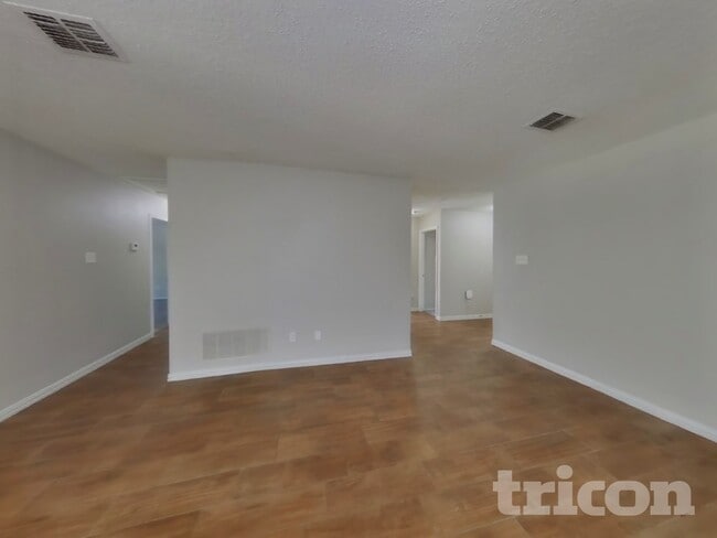 Foto del edificio - 1516 Warrington Way