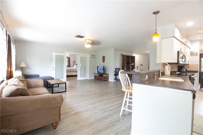 Building Photo - 77 Cardinal Dr