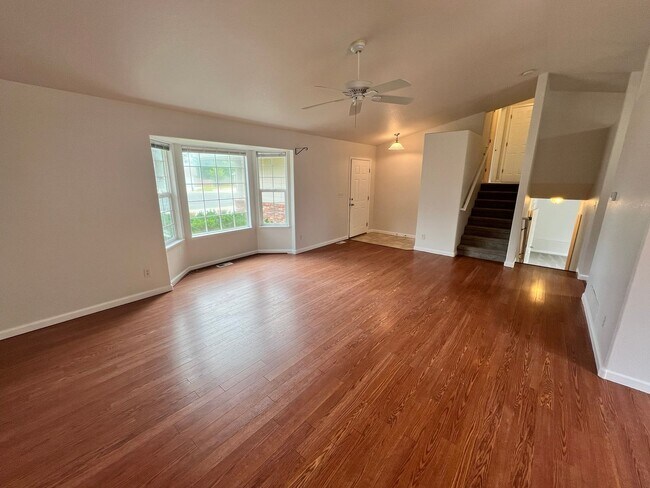 Building Photo - Refreshed 3-Bedroom Home on 1/3 Acre!