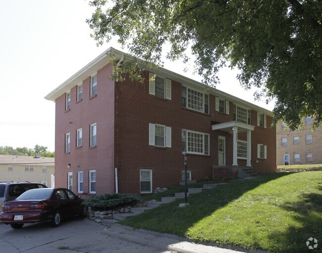 Building Photo - 3005 S 108th St