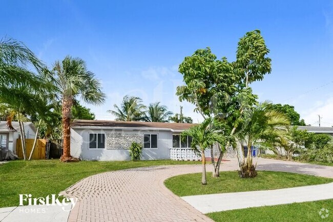Building Photo - 6820 SW 16th Ct