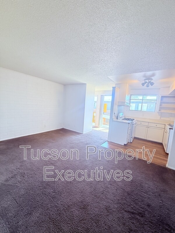 Foto del edificio - 5770 E 10th St