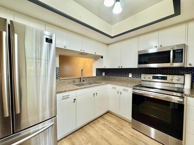 Building Photo - 3048 Eastland Blvd
