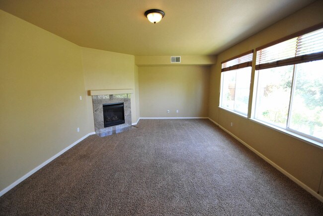 Building Photo - 1270 Barrington Ln