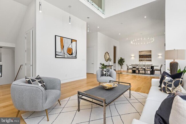 Foto del edificio - 3554 Military Rd