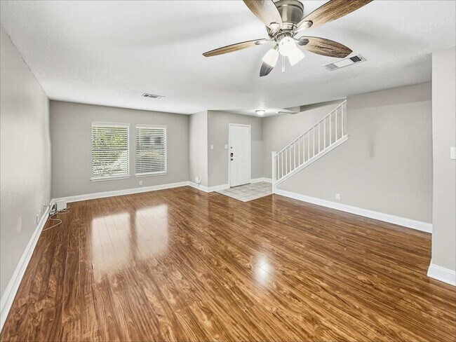Foto del edificio - 1405 Comfort St