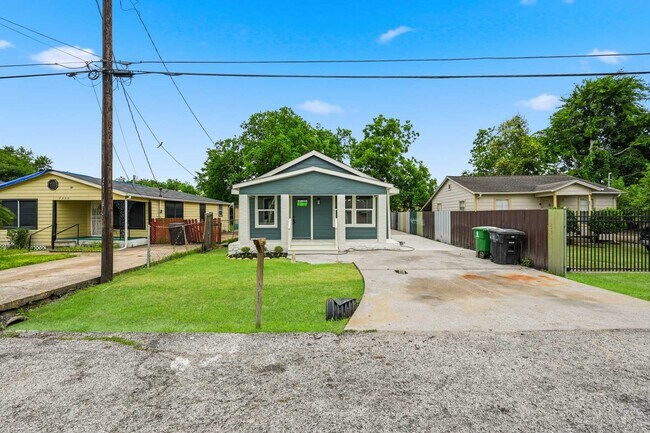 Building Photo - 7946 Fowlie St