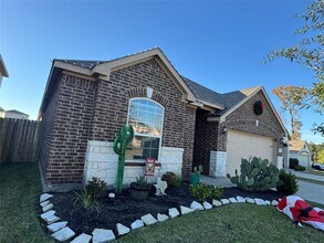 Building Photo - 21323 Echo Manor Dr
