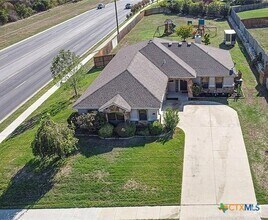 Building Photo - 4910 Bronze Dr