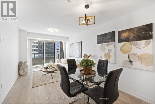 Photo du bâtiment - 1455 Celebration Dr