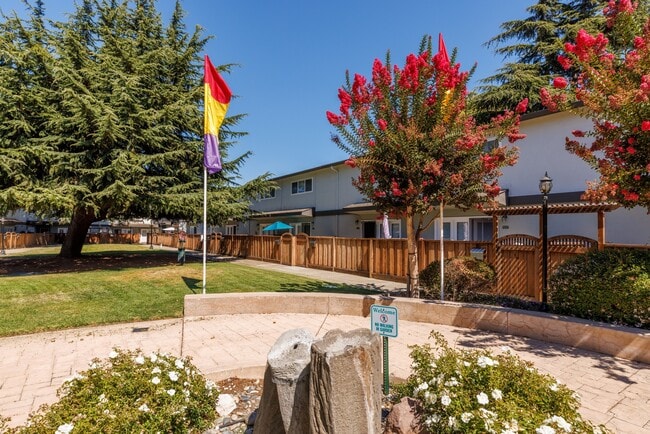 Foto del edificio - Washington Townhomes