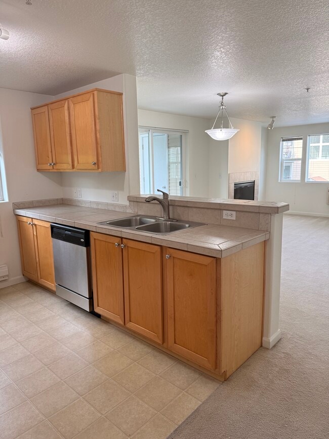 Building Photo - 770 NW 185th Ave