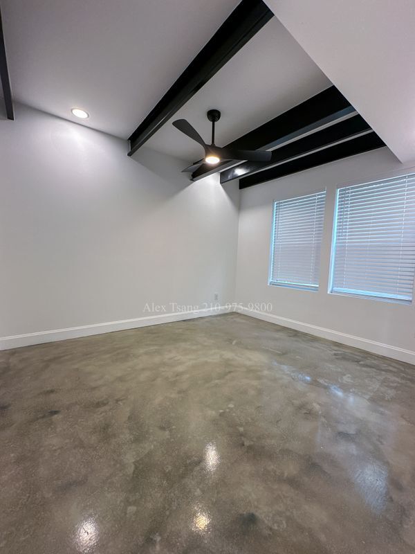 Foto del edificio - 218 S Olive St