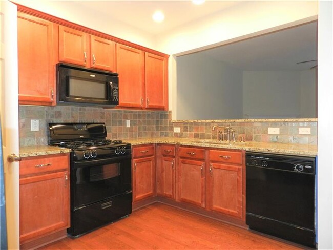 Building Photo - 2706 Beynon Ln NE