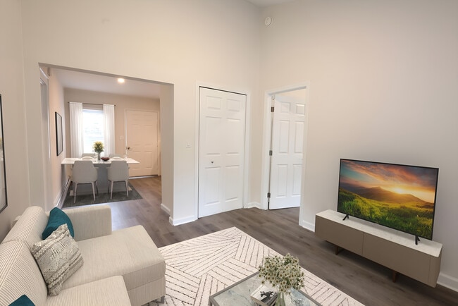 LIVINGROOM - Meadows at East Patchogue