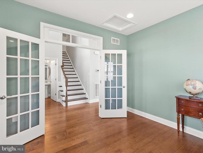 Building Photo - 26300 Tributary Blvd