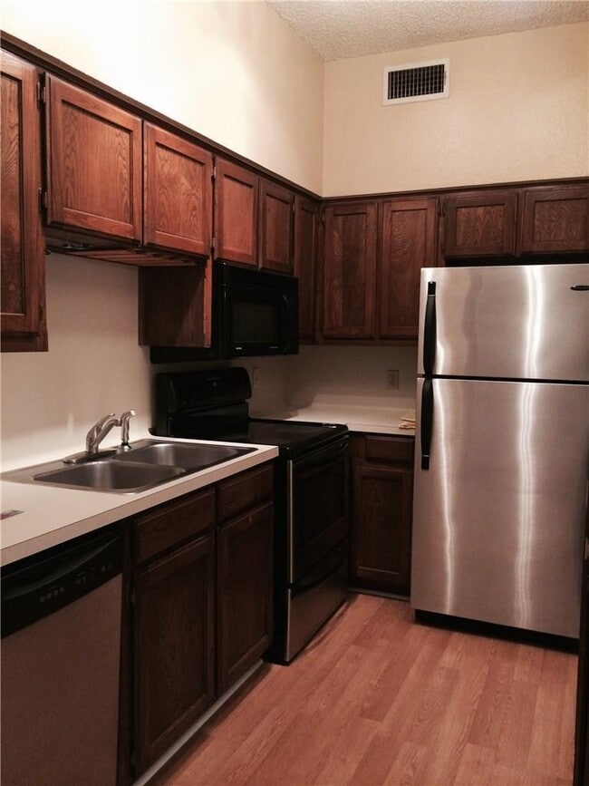 Building Photo - 2810 Nueces St
