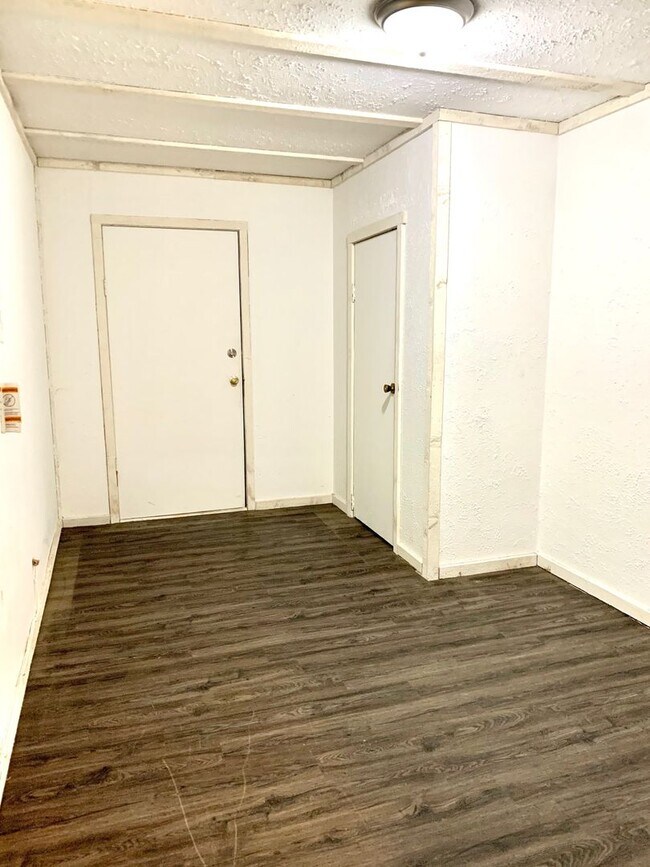 Foto del edificio - One bedroom home just minutes from Bloomington's east side!