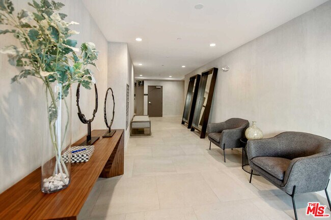 Foto del edificio - 825 Croft Ave