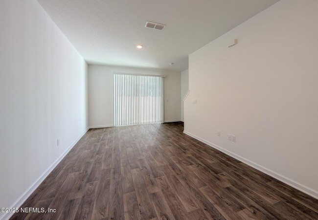 Building Photo - 5938 Lakeside Dr