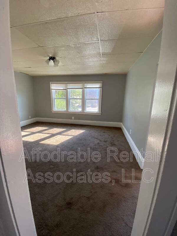 Foto del edificio - 1569 S 10th St