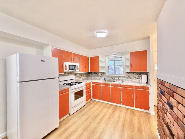 Foto del edificio - 1616 Dewey Ave