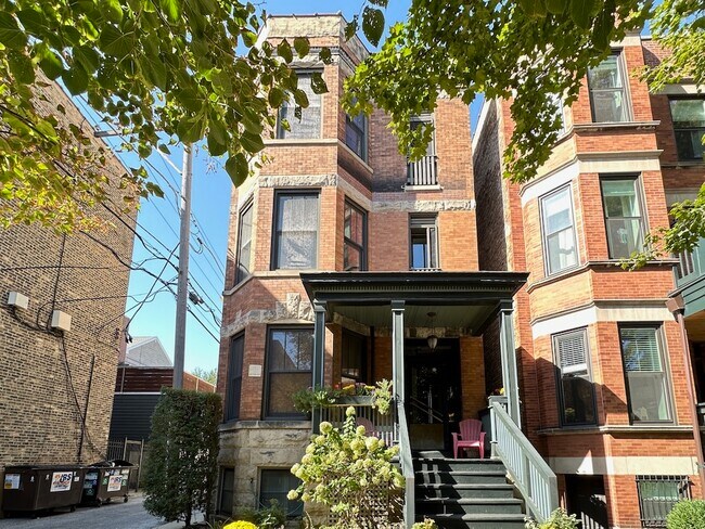 Foto del edificio - 3621 N Bosworth Ave