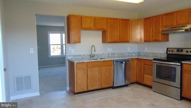 Building Photo - 9822 Coventry Creek Dr