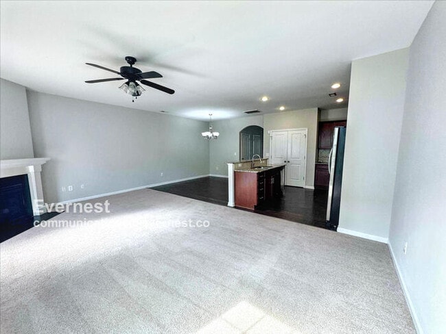 Building Photo - 1015 Skyler Ln