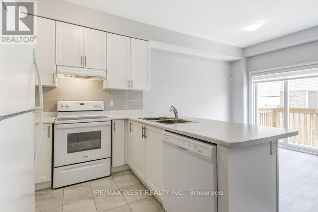Photo du bâtiment - 14 Foothills Ln
