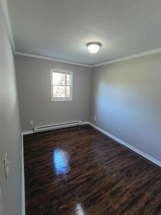 Building Photo - 2 Bedroom / 1 Bath Apartment  Johnson City...