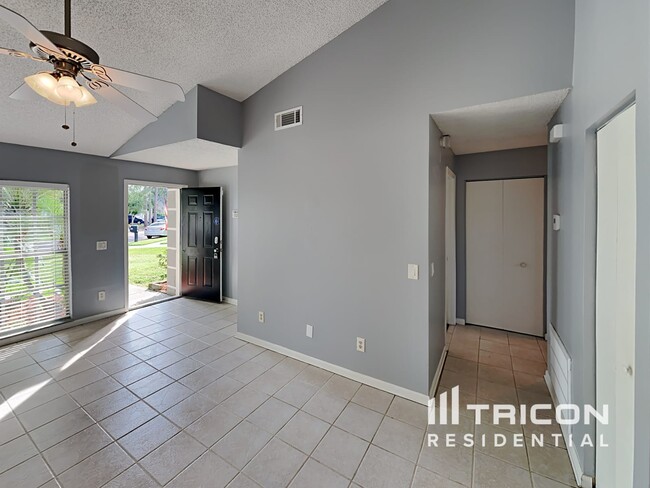 Building Photo - 5311 Starhill Pl
